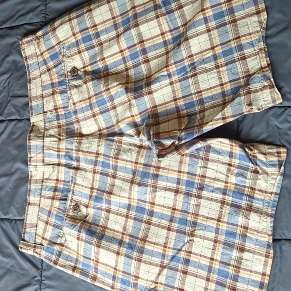 3 Pairs GAP Men's Plaid Shorts, Size 36 - Picture 9 of 10